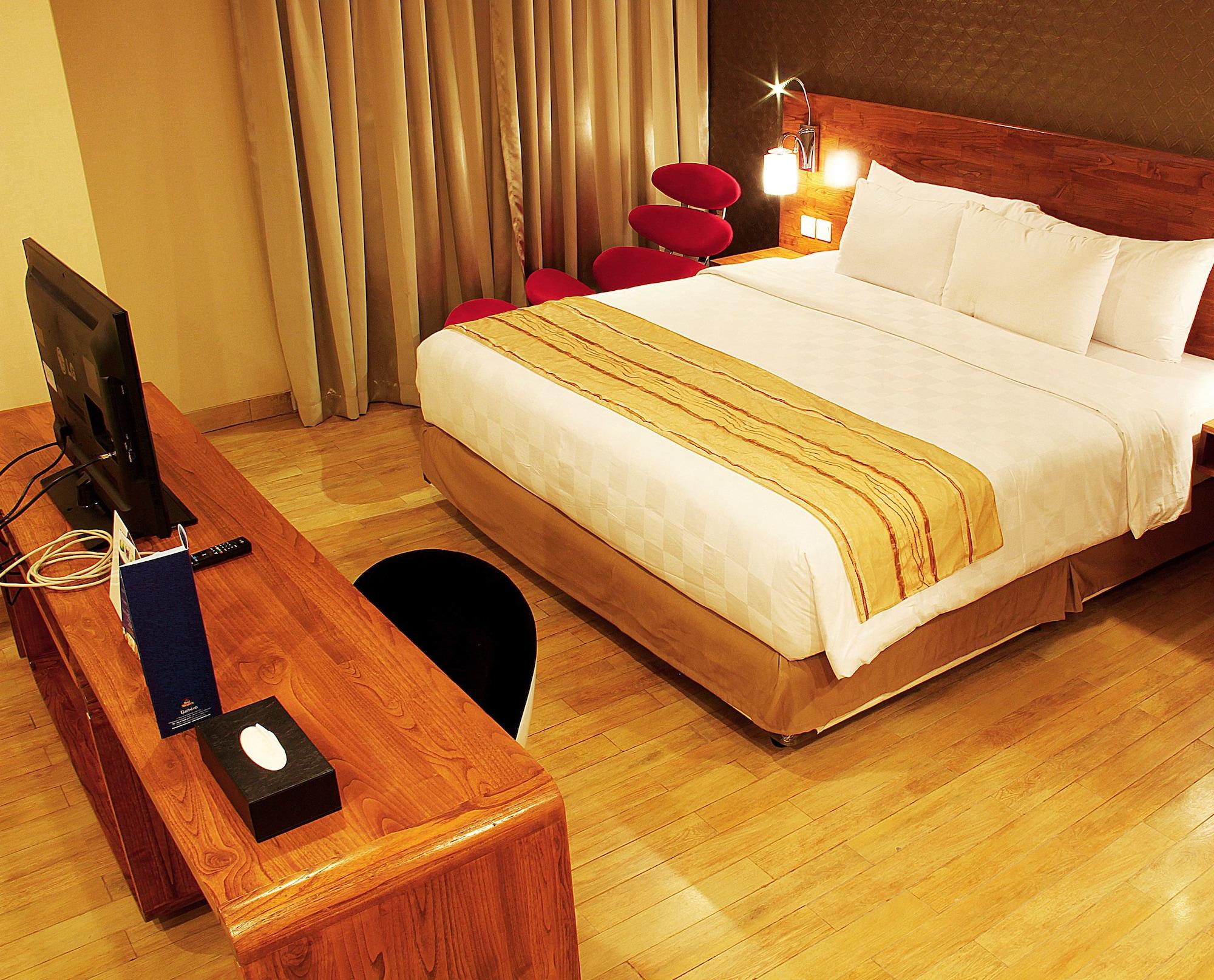 Hotel Hariston Hotel&suites, Pluit - 4*
