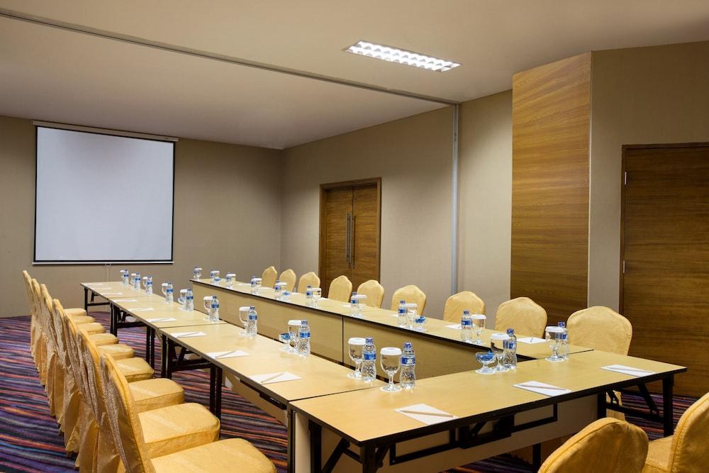 Hariston Hotel&suites, Pluit - Hotel 4*