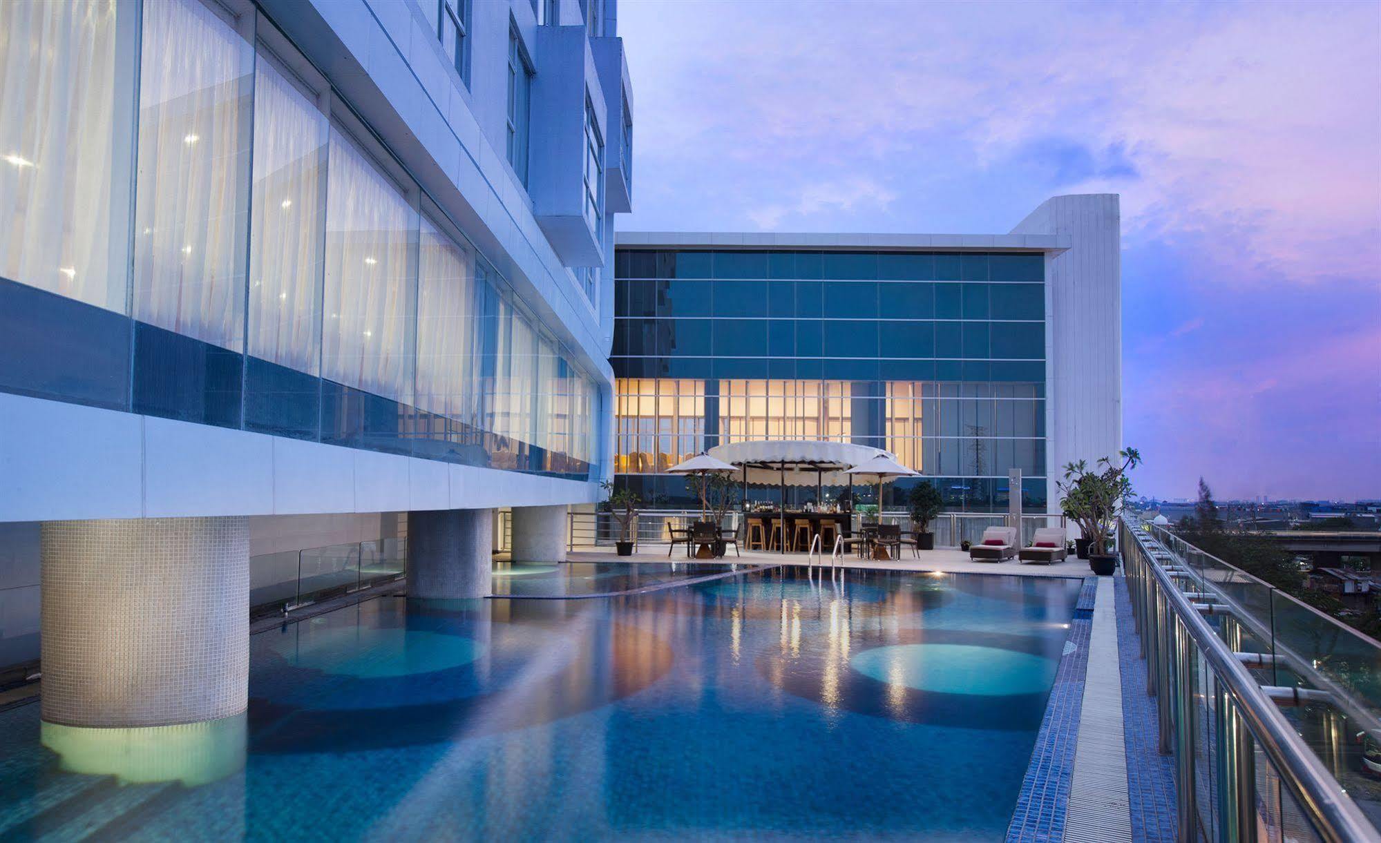 Hotel Hariston Hotel&suites, Pluit - 4*