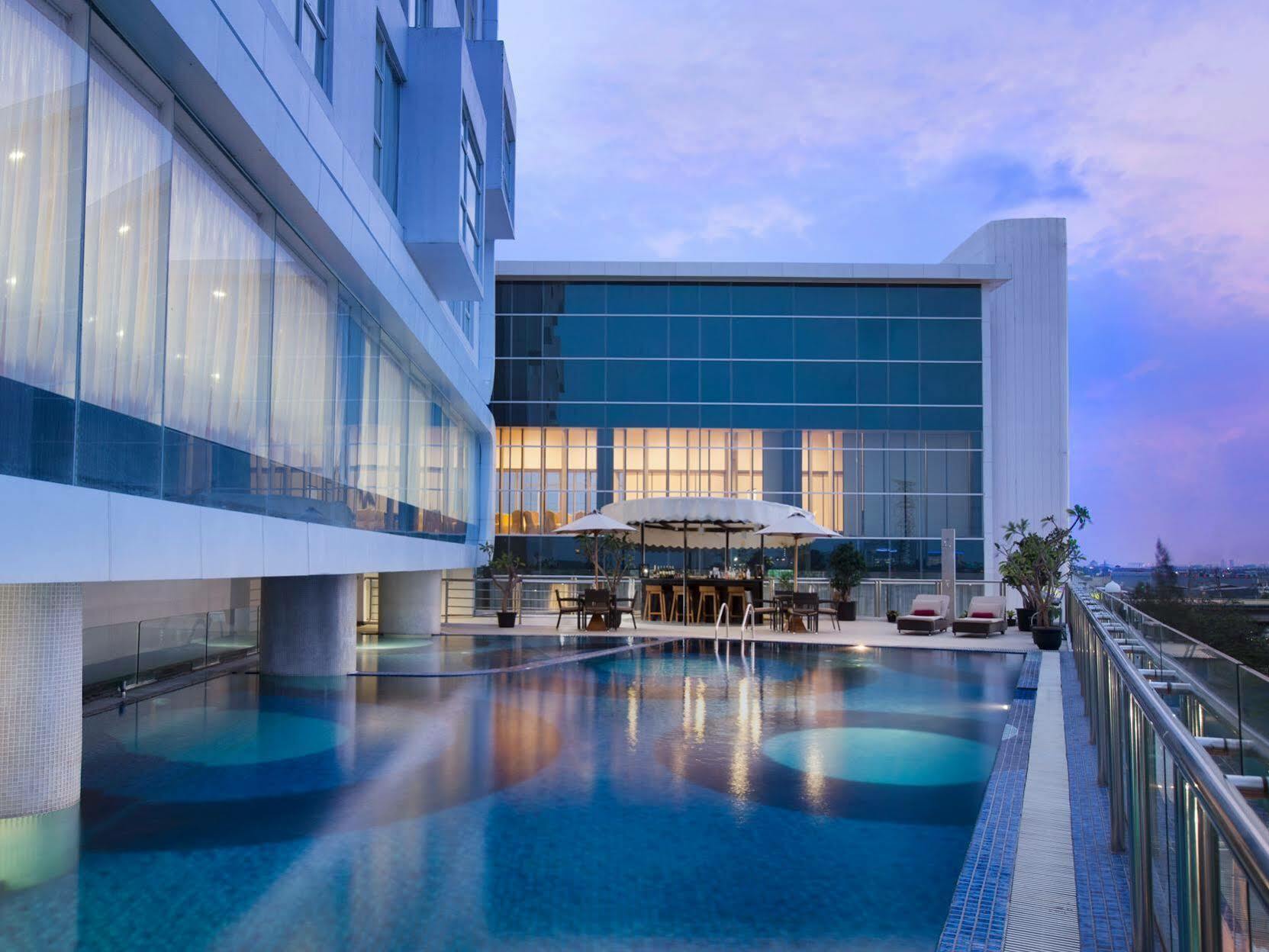 Hotel Hariston Hotel&suites, Pluit - 4*
